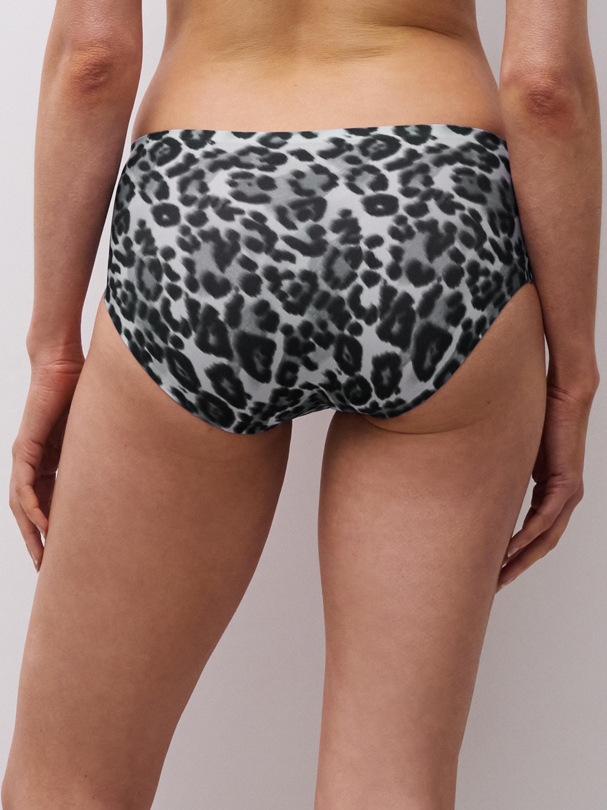 Softstretch Shorty - Grey Leopard