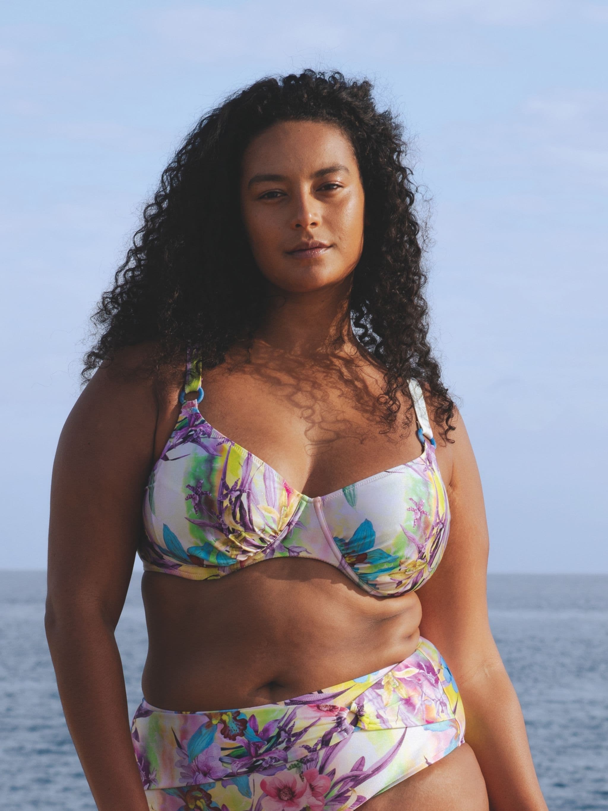 Vanessa Bikinitop met beugel - F46