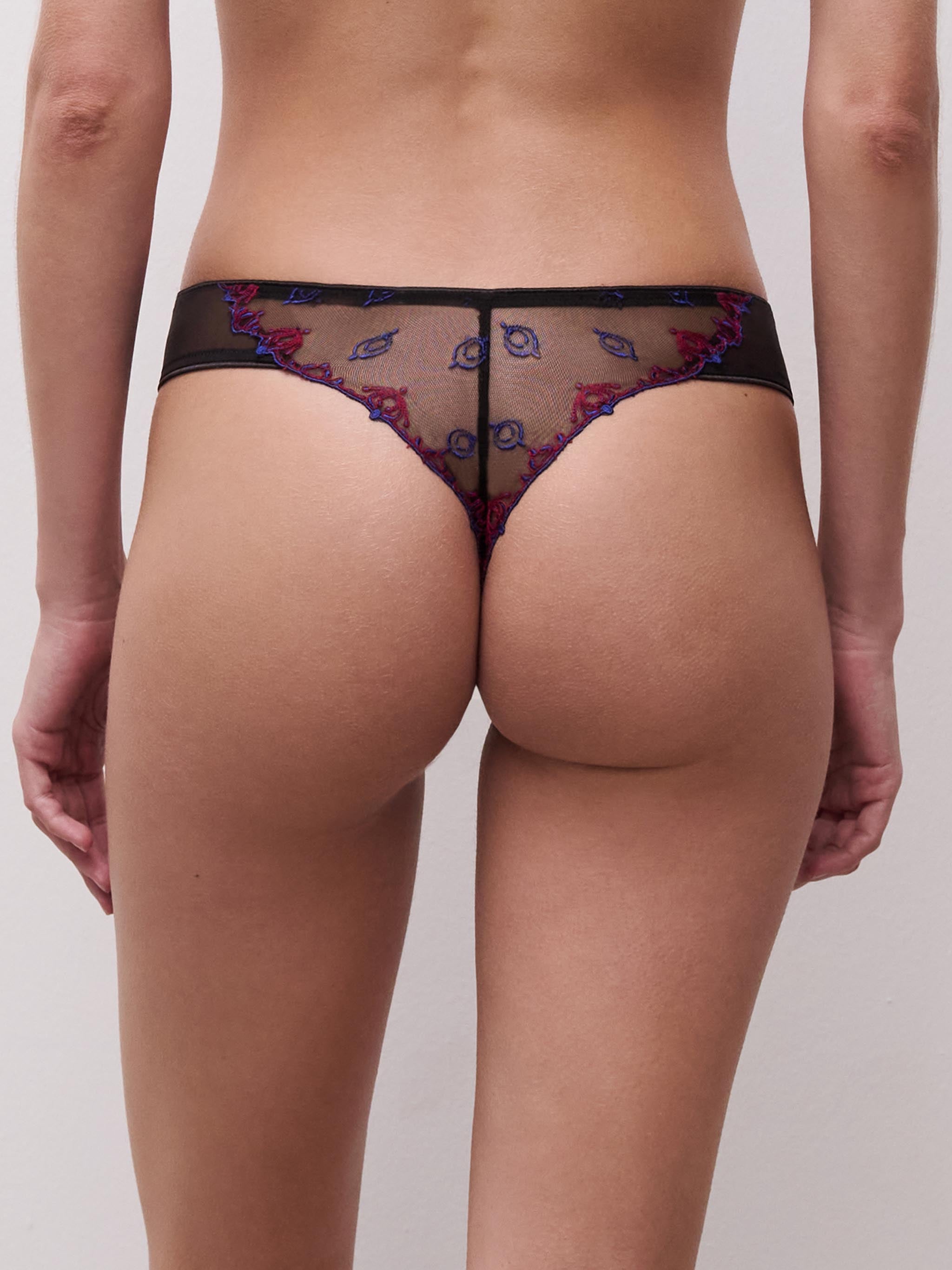 String - Black Jewels