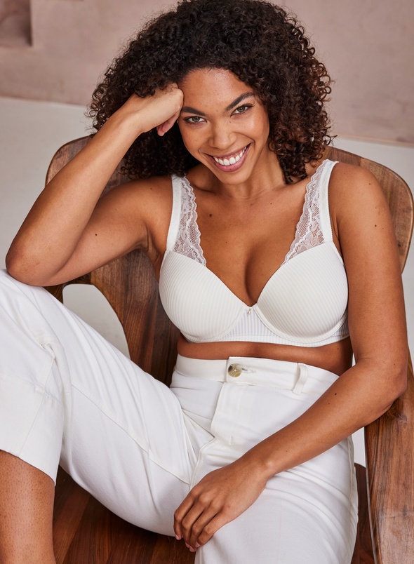 Lingerie van Chantelle, Livera, Chantelle EasyFeel en Passionata